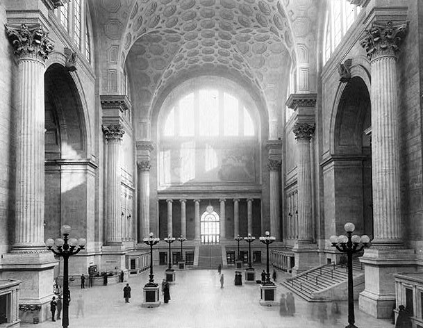 Penn Station, New York, circa 1911. (Public domain)